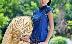 一边脱一边摸一边亲视频